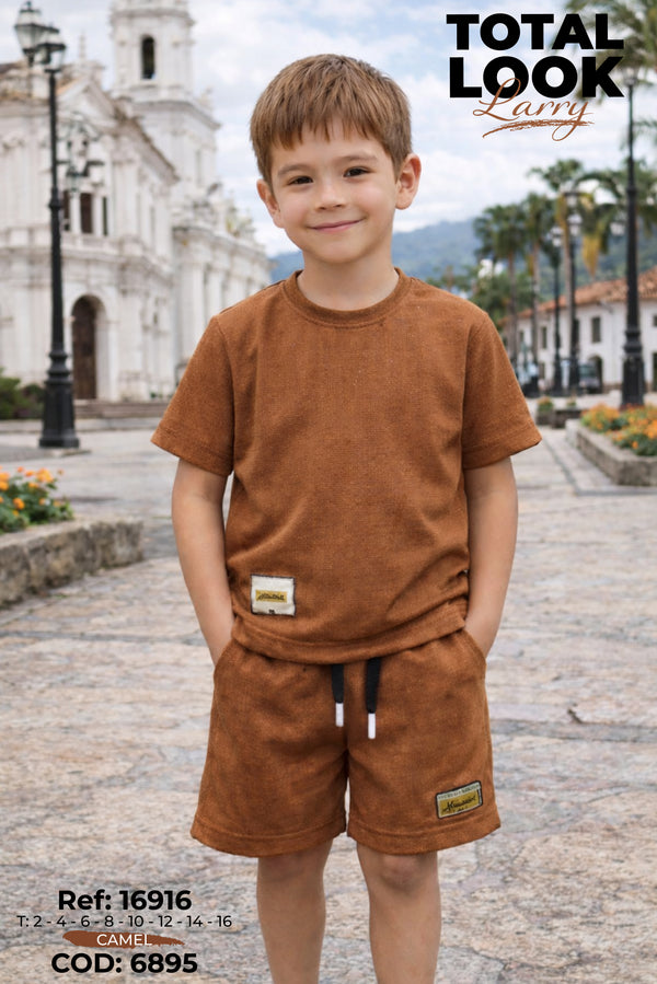 total look larry camel niño